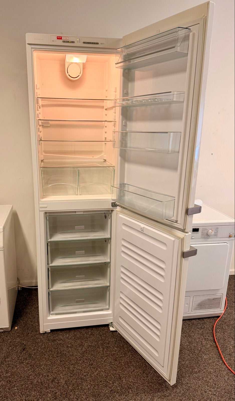 Miele No_Frost Koel-vriescombinatie  381L- Zo goed als nieuw, 200 liter of meer, 60 cm of meer, Met aparte vriezer, Germany