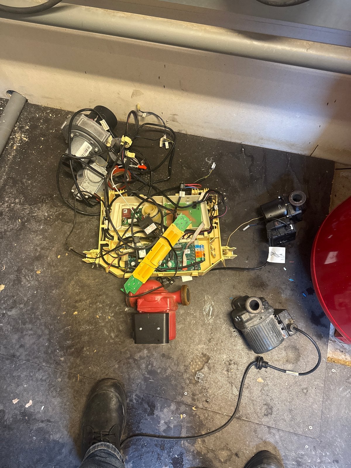 Diverse Quanta 115 onderdelen: gasblok, printplaten, pompen, Ophalen, Gebruikt