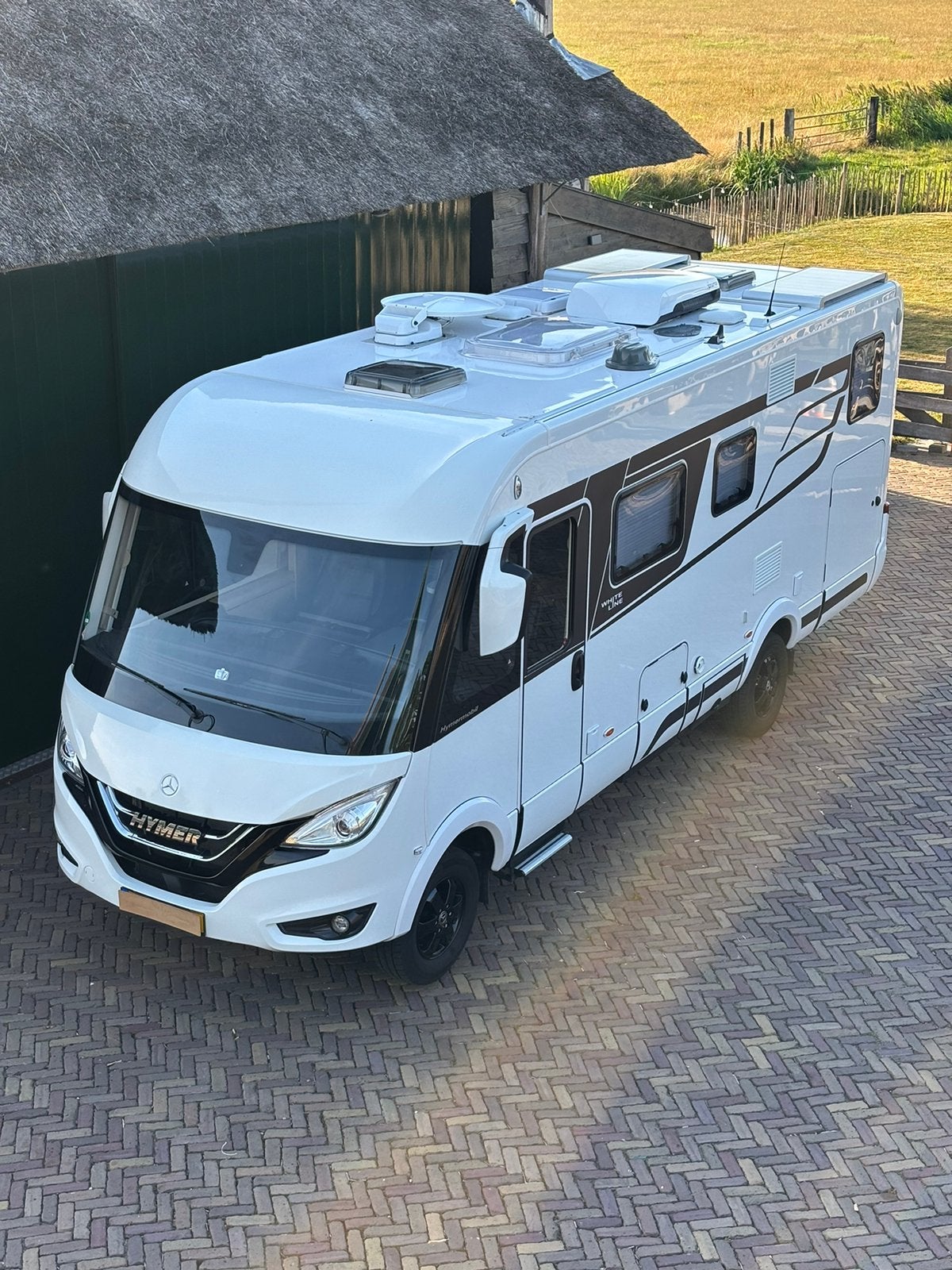 HYMER BMC-I 600 WhiteLine, Lithium, omvormer,Level,trekhaak, Gaslek-detector, Luifel, Vloeistofverwarming, Diesel