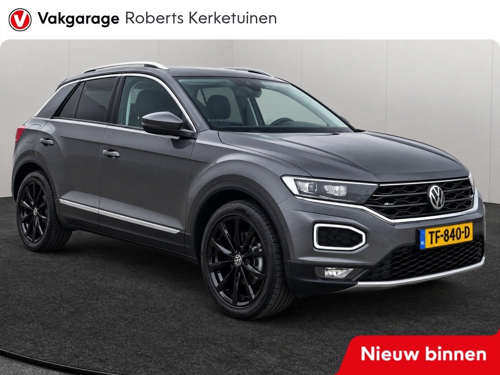 Volkswagen T-Roc 1.5 TSI Sport Virtual Cockpit Trekhaak 19", Keurmerk '100% Onderhouden', Euro 6, 4 cilinders, Leder en Stof