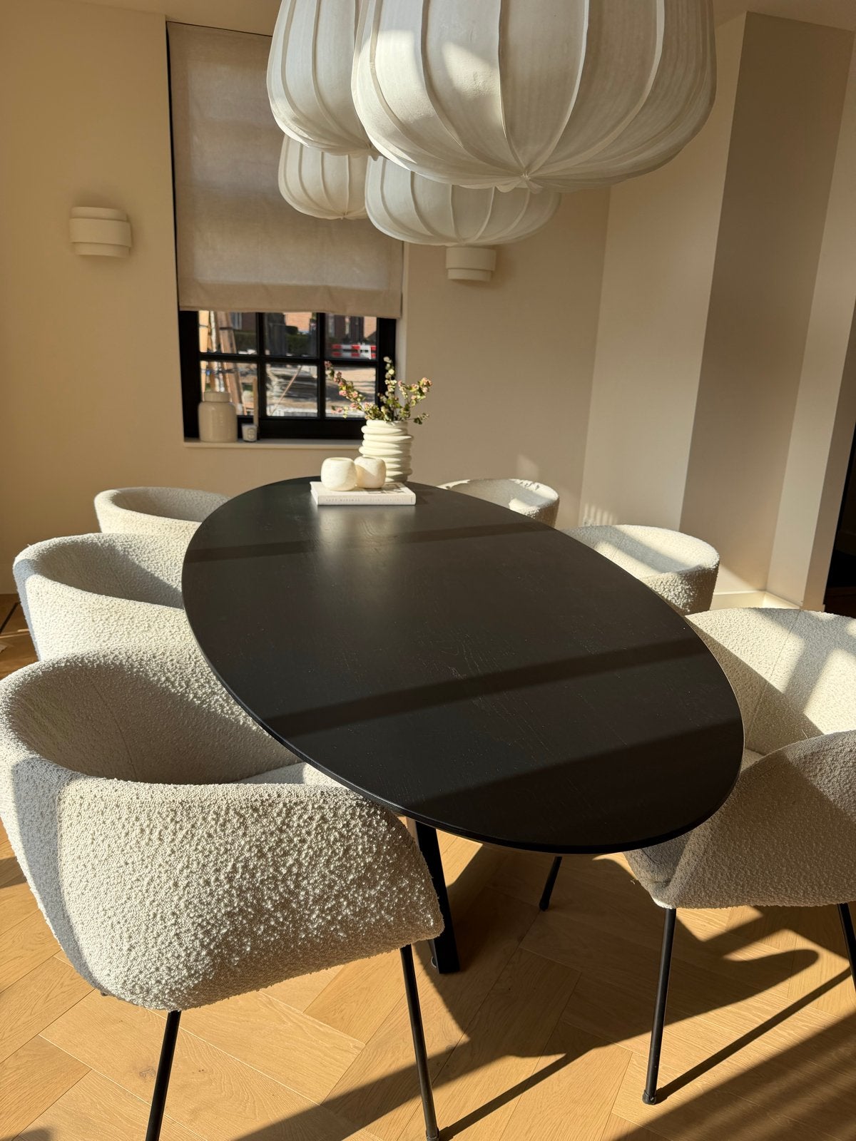 Ovale eettafel met  boucle 6 stoelen - Zwart en Crème, Ophalen, Gebruikt, 100 tot 150 cm, 200 cm of meer