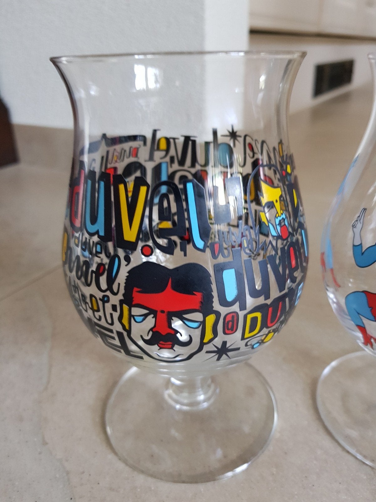 duvel glas Dennis Meyer 2010, Verzamelen, Ophalen, Zo goed als nieuw, Glas of Glazen, Duvel