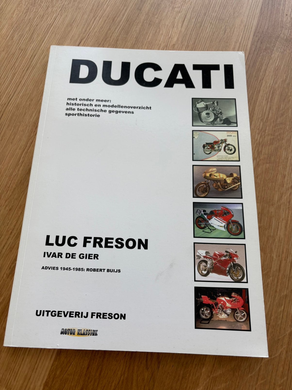 Ducatie boek, Ophalen, Zo goed als nieuw