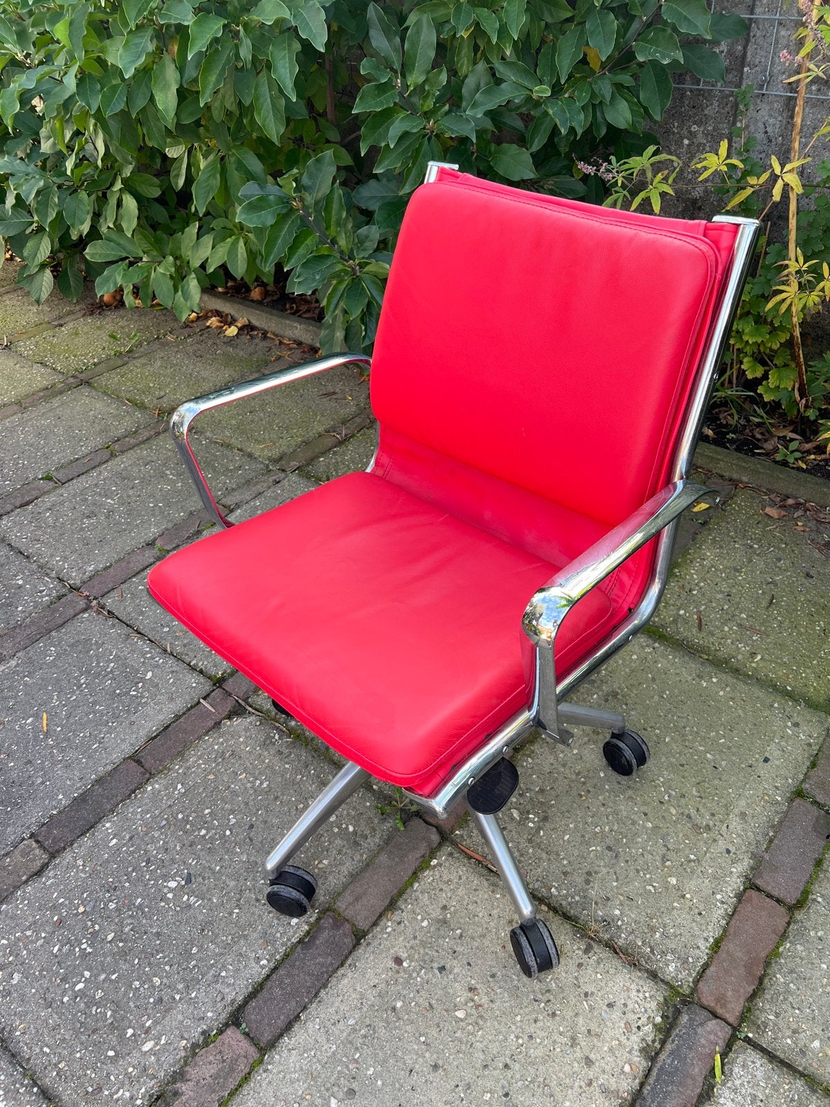 Vitra lederen bureau stoelen (2x), Huis en Inrichting, Ophalen, Gebruikt, Rood, Bureaustoel