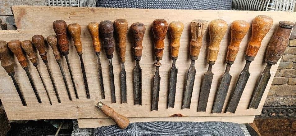 18 stuks Nooitgedagt Bolkop gutsen en beitels meubelmaker, Ophalen of Verzenden