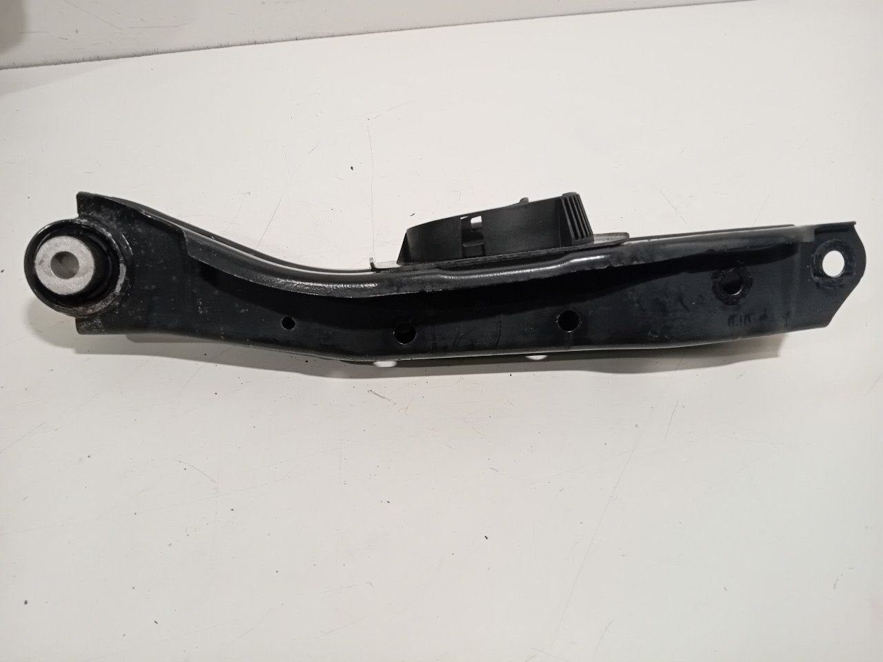 Draagarm rechts achter Skoda Enyaq, Onderdelen@venauto.nl, Van der Ven Autorecycling B.V., Gebruikt, Ettenseweg 76, 4706 PB Roosendaal, The Netherlands