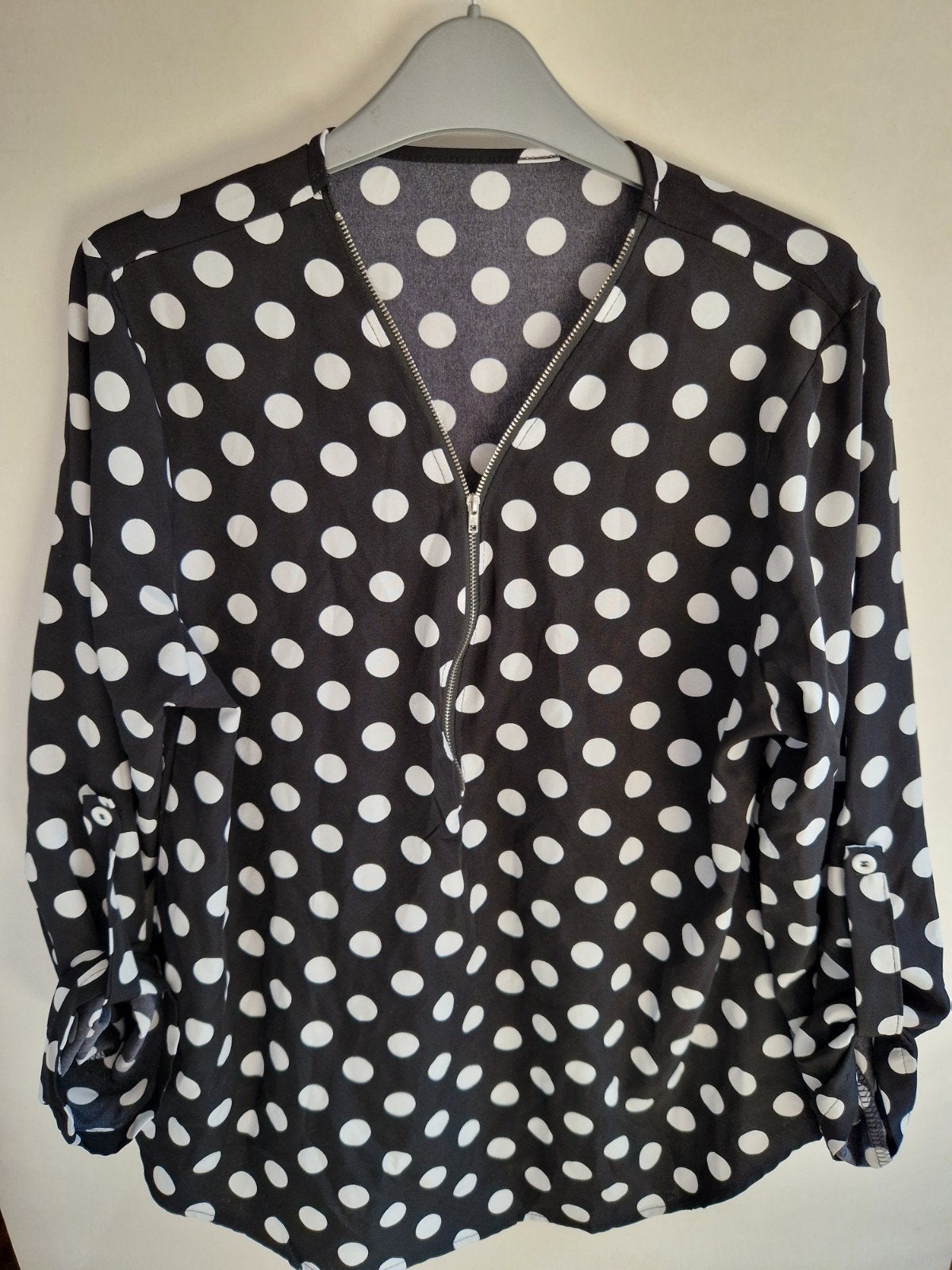 Leuke blouse top met stippen - Maat L, Zwart, Maat 42/44 (L), Ophalen of Verzenden, Zo goed als nieuw