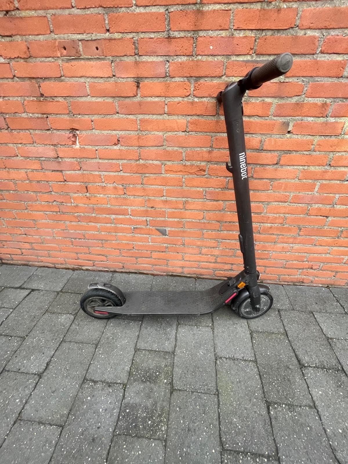 Ninebot elektrische step met oplader, Ophalen, Gebruikt, Elektrische step (E-scooter)