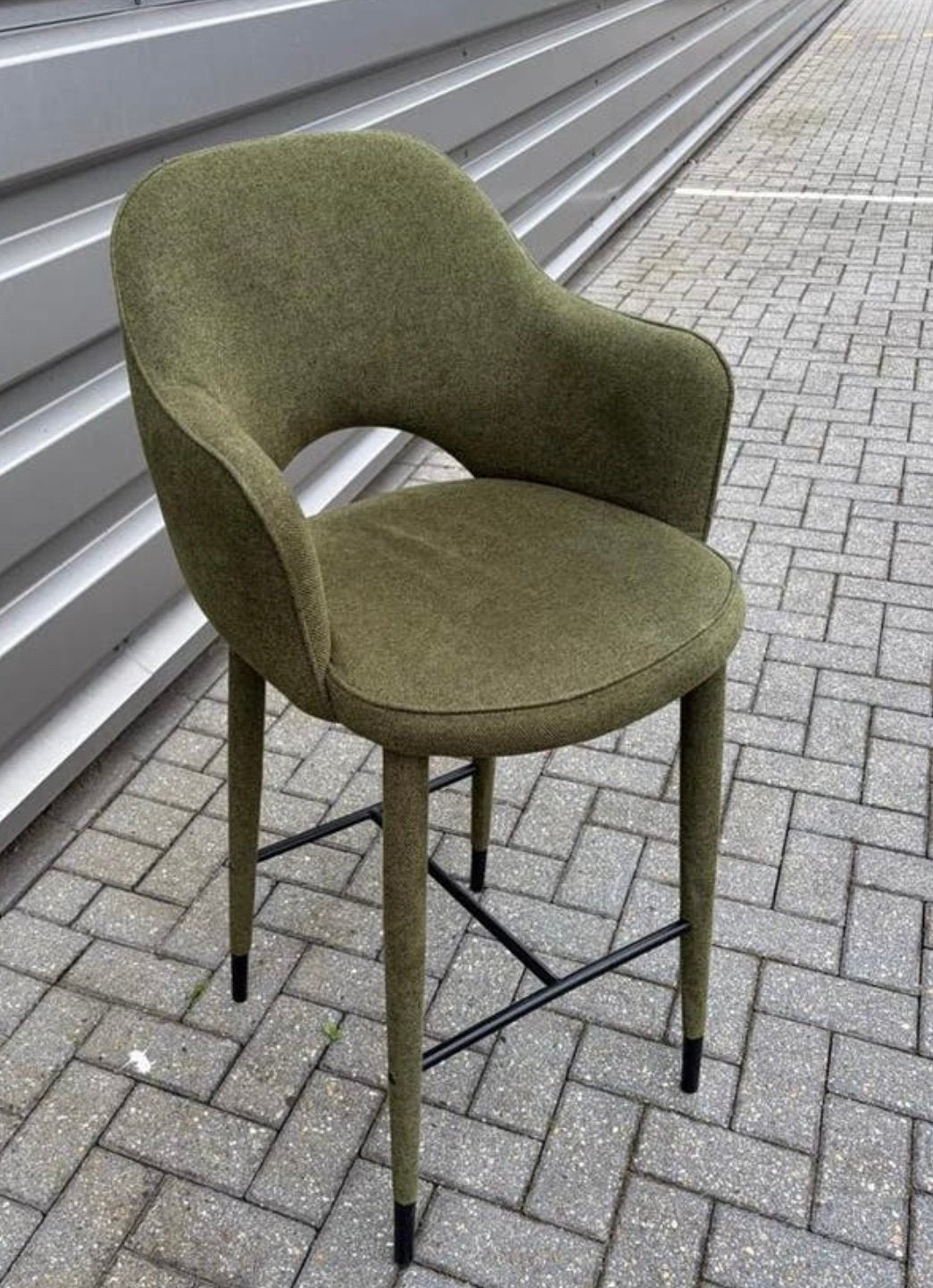 4 barkrukken Polspotten, 2 krukken, Ophalen, Zo goed als nieuw, 60 tot 90 cm