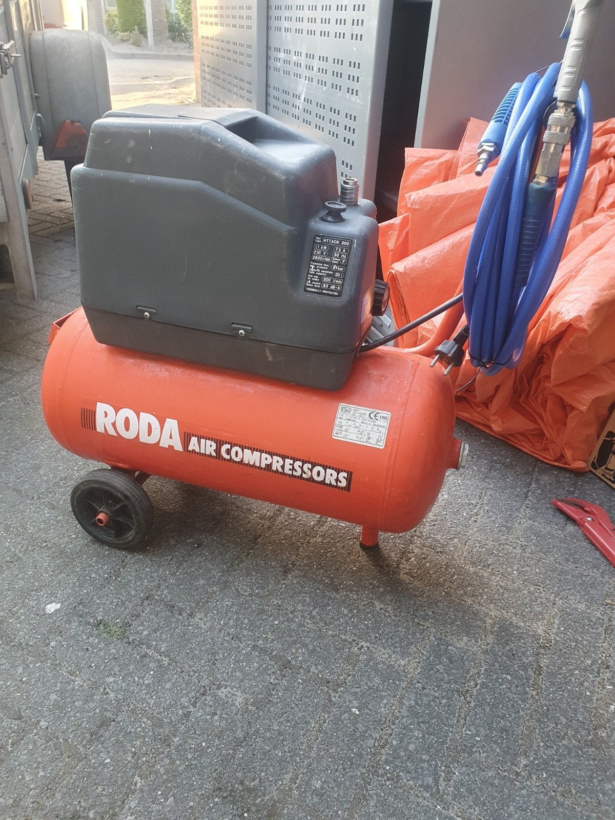 Compressor, Doe-het-zelf en Verbouw, Gebruikt, 6 tot 10 bar, Ophalen of Verzenden, Minder dan 200 liter/min