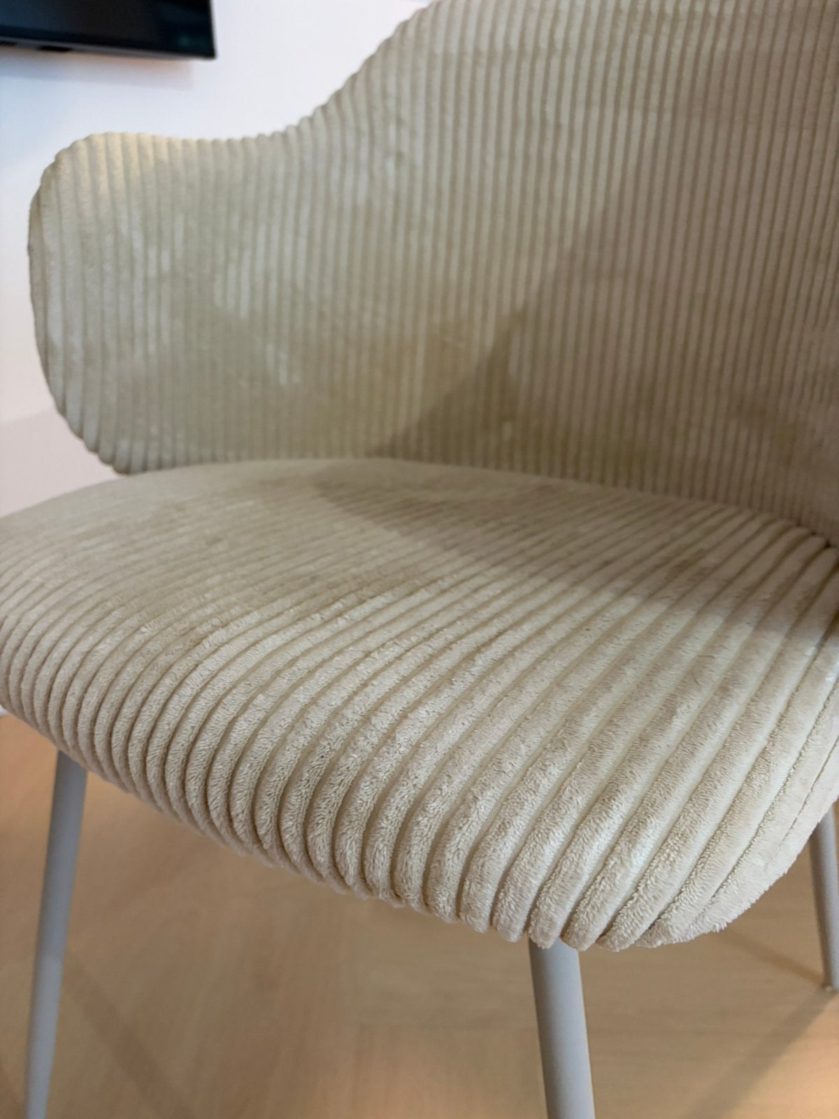 Kave Home 4 eetkamerstoelen voor 250, Huis en Inrichting, Stoelen, Ophalen, Overige kleuren, Zo goed als nieuw, Eén