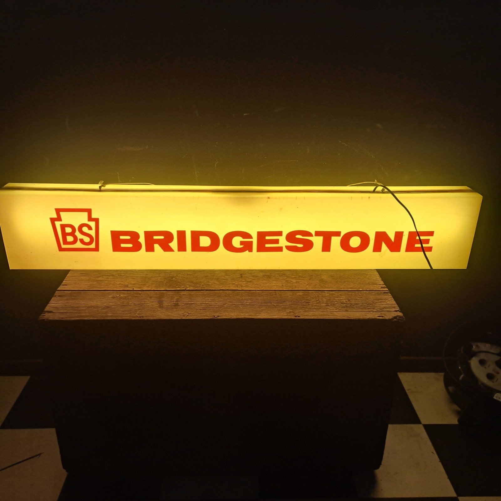 Bridgestone banden lichtbak, Verzamelen, Ophalen, Gebruikt, Lichtbak of (neon) lamp
