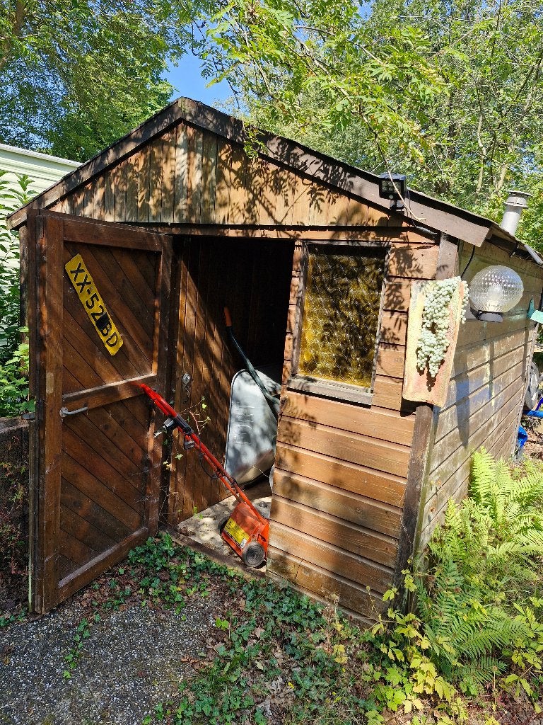Gratis een houten schuur, Tuin en Terras, Tuinhuizen, Ophalen, 250 tot 500 cm, Schuur, 2 ramen