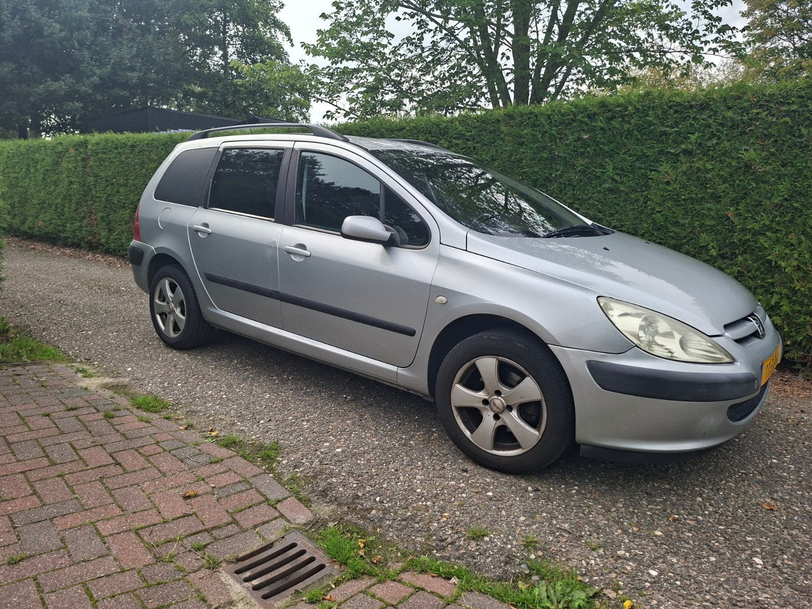 Te koop Peugeot 307 met grijs kenteken en 165.340 km, Voorwielaandrijving, Stof, Particulier, Electronic Stability Program (ESP)