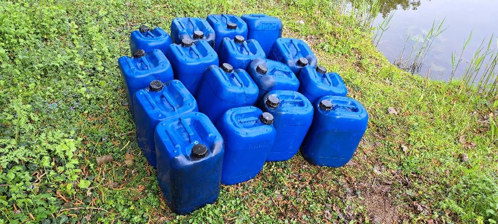 jerrycans 25l., Tuin en Terras, Regentonnen, Minder dan 75 liter, Ophalen, Gebruikt, Kunststof