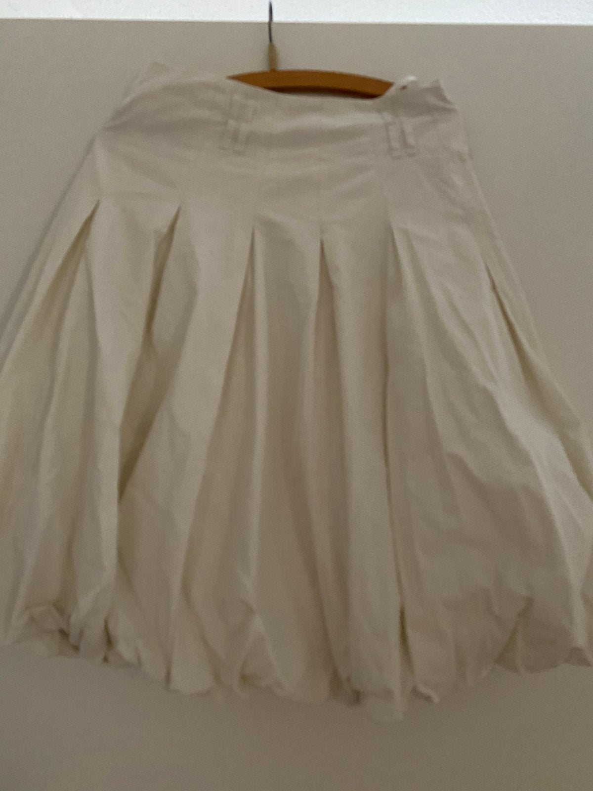 Witte ballonrok van Rene van der Wijk, maat 36, Kleding | Dames, Rokken, Wit, Ophalen of Verzenden, Zo goed als nieuw, Knielengte