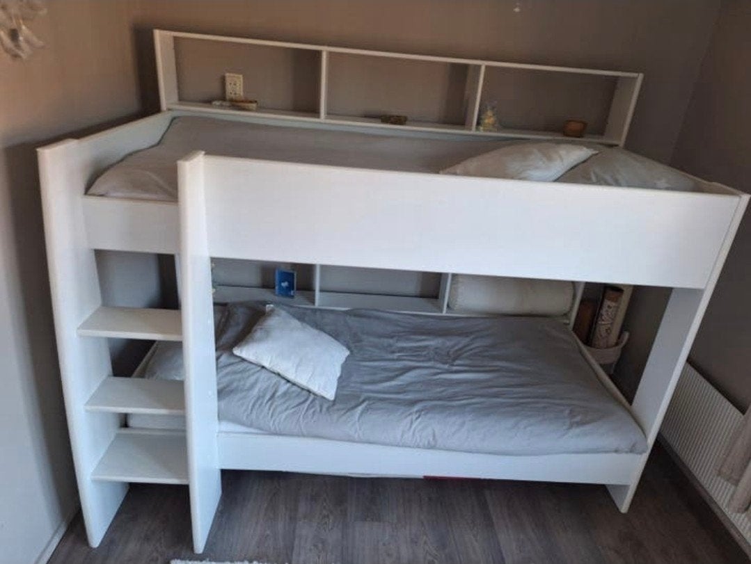 MOET WEG Wit houten stapelbed incl 1 Nieuw matras 90x200, Kinderen en Baby's, Kinderkamer | Stapelbedden en Hoogslapers, Ophalen