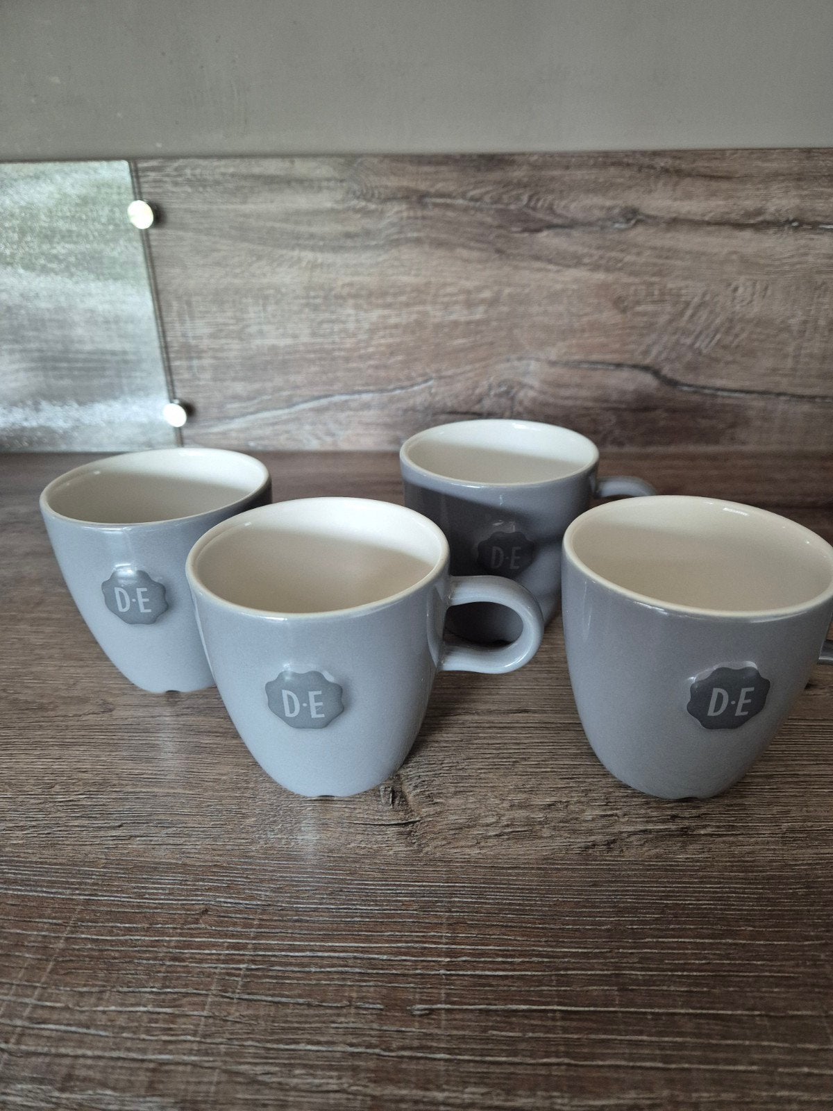 4 nieuwe Douwe Egberts koffie mokken, Nieuw, Ophalen of Verzenden, Overige stijlen, Kop(pen) en/of Schotel(s)