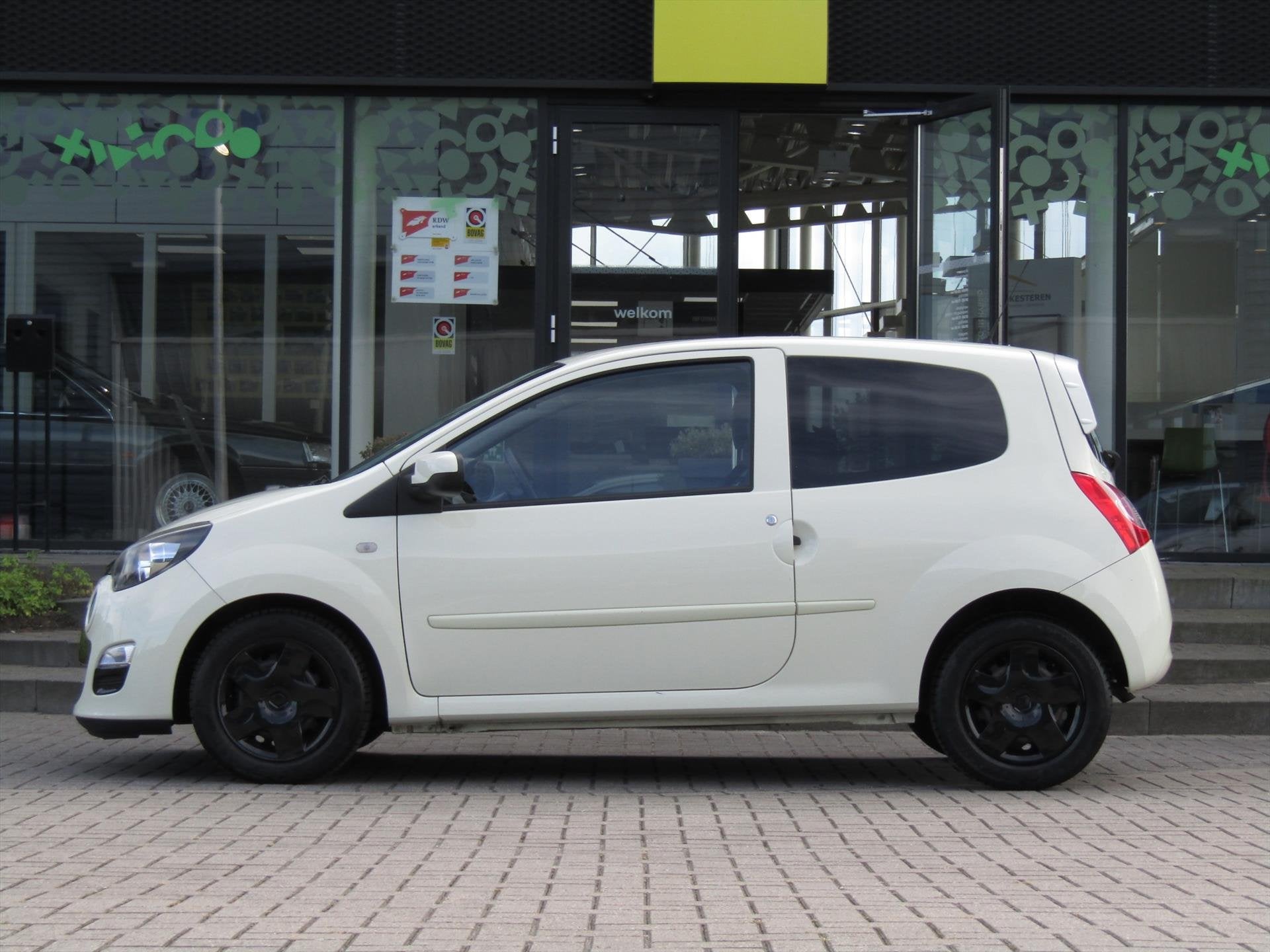 RENAULT Twingo 1.2 16V 75pk ECO² Collection / Cruise- Contr, Gebruikt, Zwart, 4 cilinders, 4 stoelen