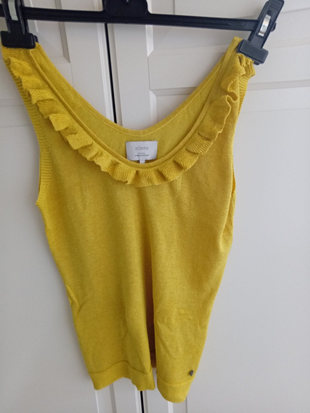 Okergeel hemdje. Numph.Maat medium, Kleding | Dames, Maat 38/40 (M), Geel, Ophalen of Verzenden, Zo goed als nieuw