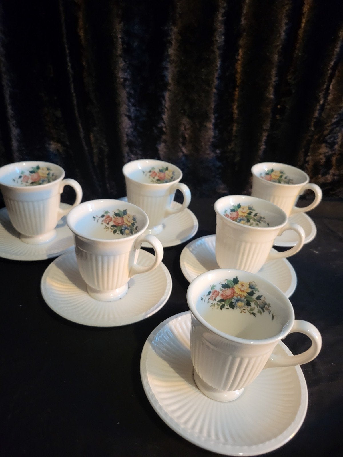 Wedgwood kop en schotels met bloemmotief, Ophalen of Verzenden, Zo goed als nieuw, Kop(pen) en/of Schotel(s), Wedgwood