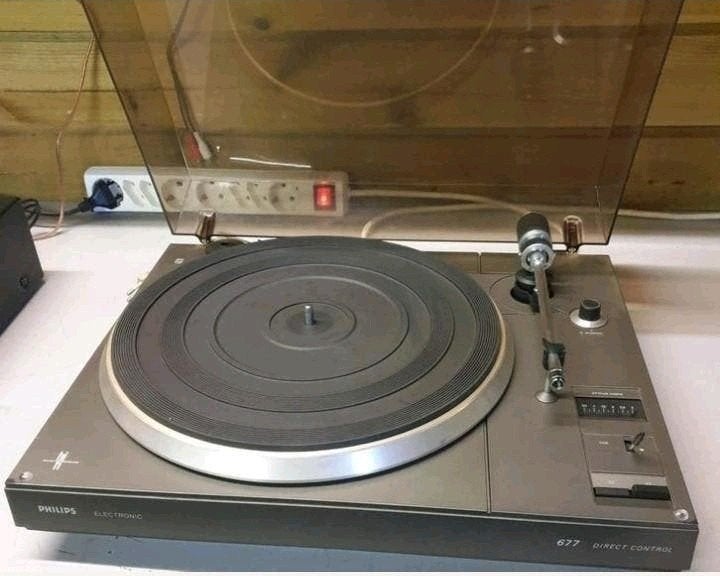 Philips platenspeler 22af677 zonder cartridge in nette staat, Audio, Tv en Foto, Platenspelers, Ophalen of Verzenden, Philips