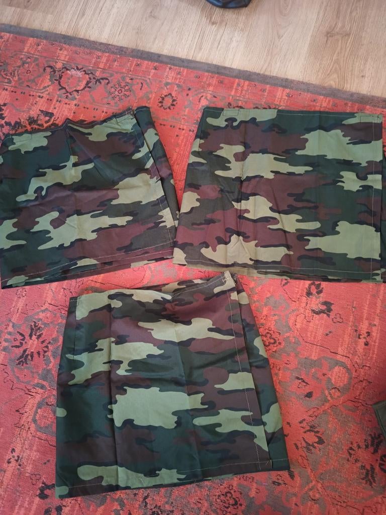 Drie rokjes camouflage stof overslag met klittenband, Ophalen of Verzenden, Zo goed als nieuw, Carnaval