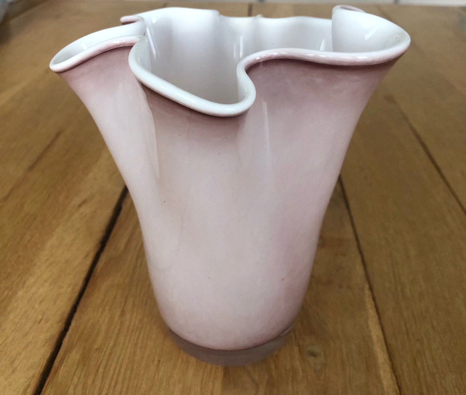 Apart rose vaasje zakdoekmodel hoogte16,5 cm, Ophalen of Verzenden, Zo goed als nieuw