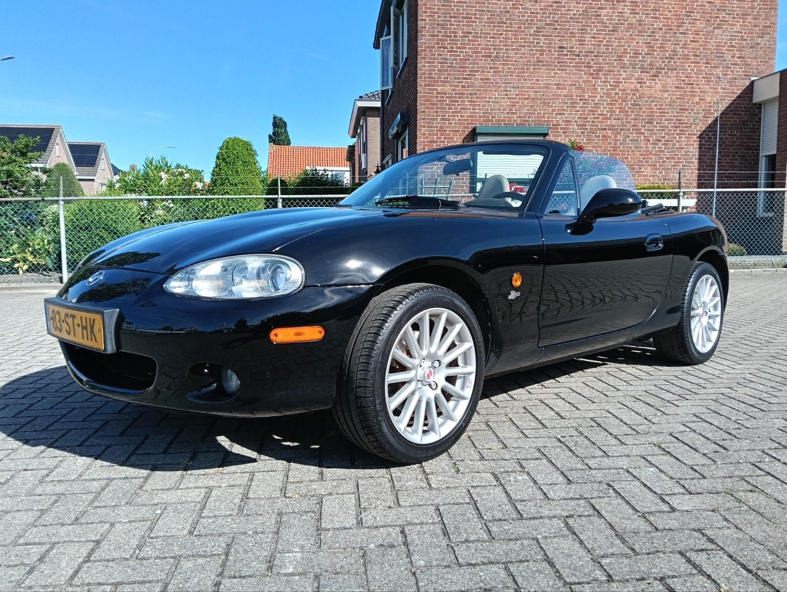 Mazda MX-5 1.6 I 2003 Zwart, Auto's, Achterwielaandrijving, 40 €/maand, 4 cilinders, Cabriolet