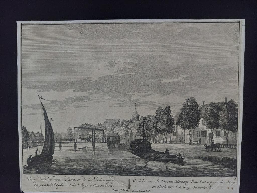15 / Nieuwe Herberg Paardenbrug Ouderkerk Gravure uit 1730, Stadsgezicht, Ophalen of Verzenden, 15 cm, 20 cm