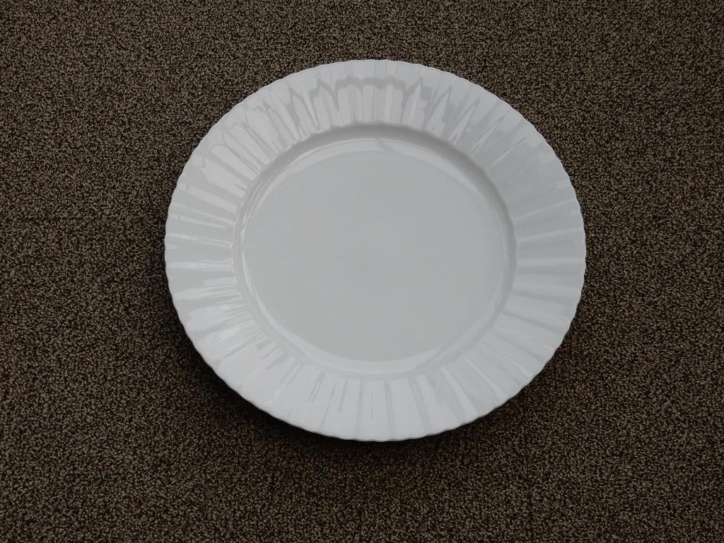 Bord gebak schaal feltmann wit doorsnee 28 cm, Ophalen of Verzenden, Zo goed als nieuw, Bord(en), Overige stijlen