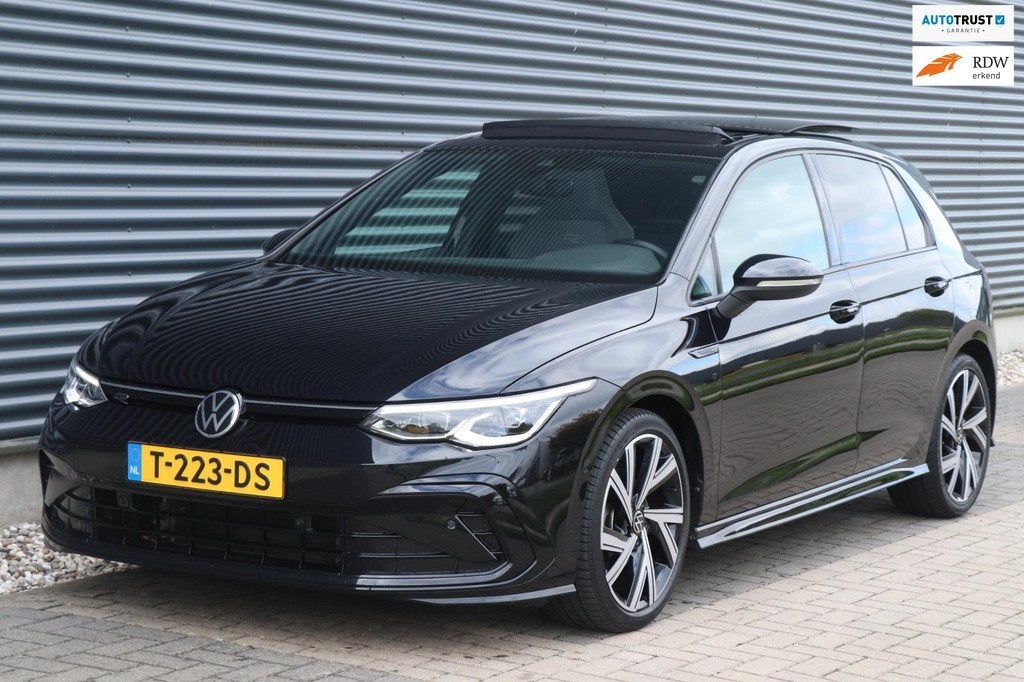 Volkswagen Golf 1.5 eTSI R-Line | 3X R-Line | PANO | IQ.Ligh, 4 cilinders, 150 pk, Zwart, Bedrijf