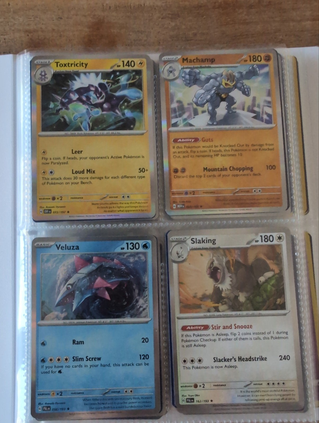 pokemon binder met holo rares, Hobby en Vrije tijd, Verzamelkaartspellen | Pokémon, Ophalen of Verzenden, Zo goed als nieuw