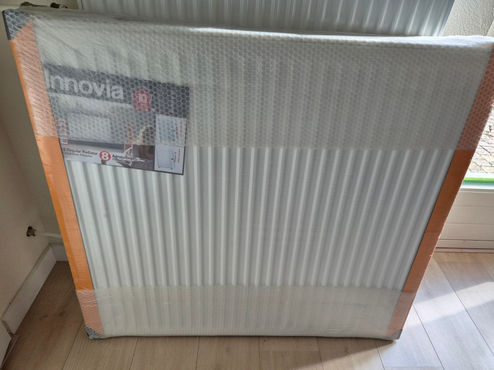 Nieuwe Innovia Eco 8 Radiator 900x1000 T22 - 2966 watt, Ophalen, Radiator, Nieuw, 60 tot 150 cm