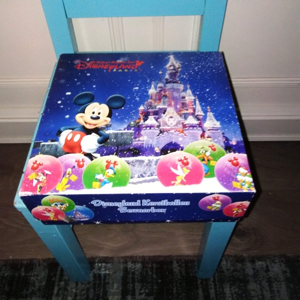Disneyland Parijs kerstballen-bewaarbox met 9 kerstballen, Ophalen, Overige figuren, Gebruikt, Overige typen