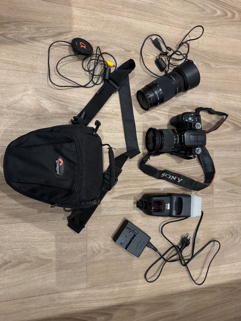 Sony Alpha DSLR A100 camera set, compleet, Audio, Tv en Foto, Ophalen, Gebruikt, Spiegelreflex, Beeldstabilisatie
