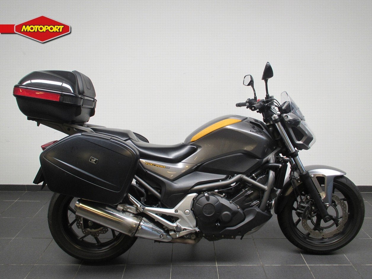 Honda NC 700 S (bj 2012), Motoren, Doornveld 180-184
B-1731  ZELLIK, BE, Honda Motor Europe Ltd, Belgian Branche, Info@honda-eu.com