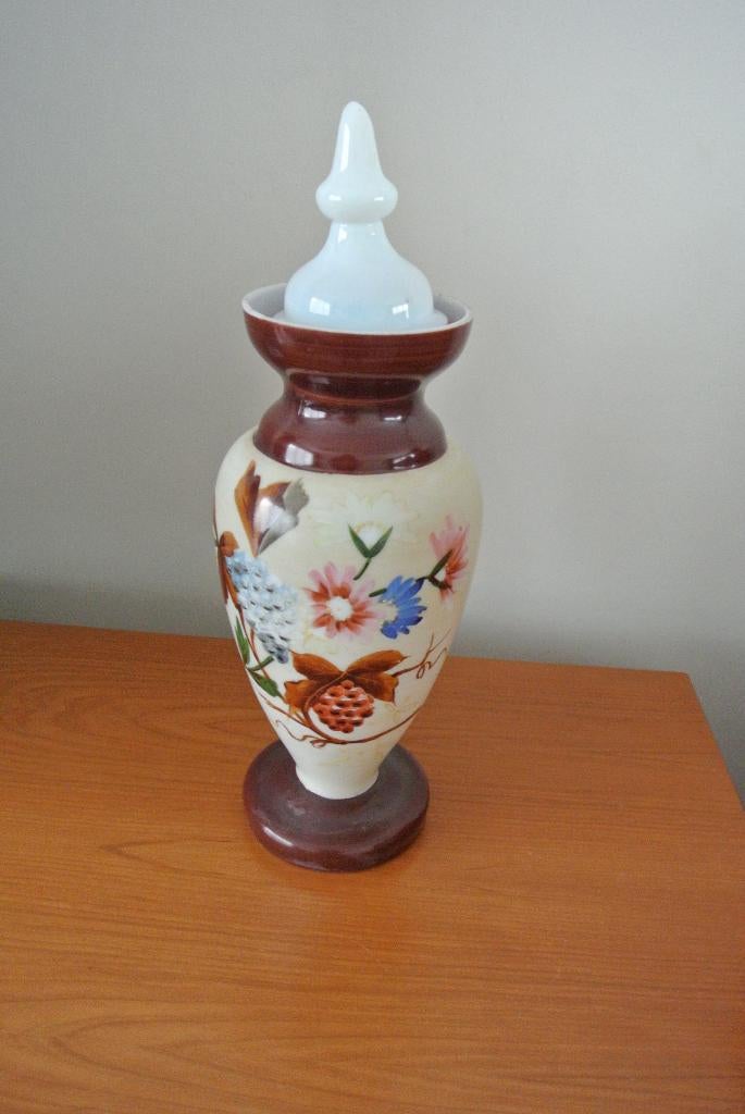 Antieke opaline dekselvaas, Ophalen of Verzenden