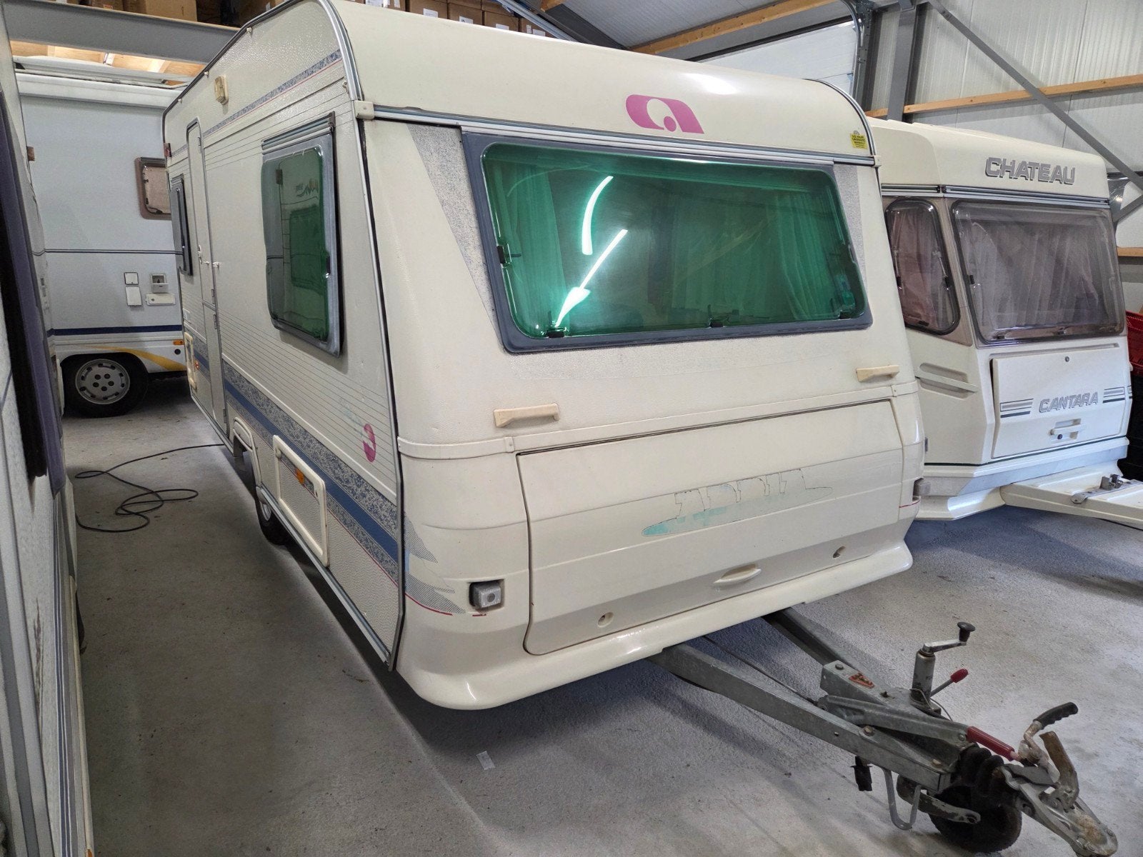 Adria unica 430 UH ,1998 ,met voortent, Vast bed, Tot en met 2, Kleine zit, 750 - 1000 kg