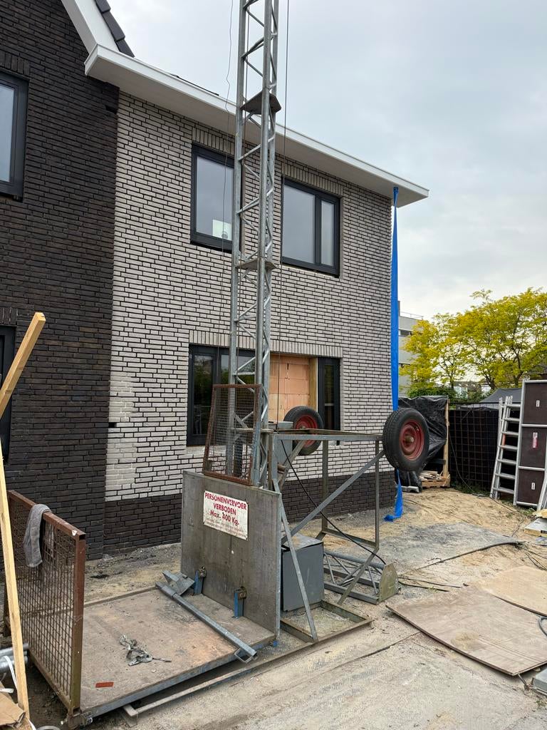 Bouwlift in goede staat - Ideaal voor uw project!, Ophalen, Gebruikt, Overige typen, 5 meter of hoger
