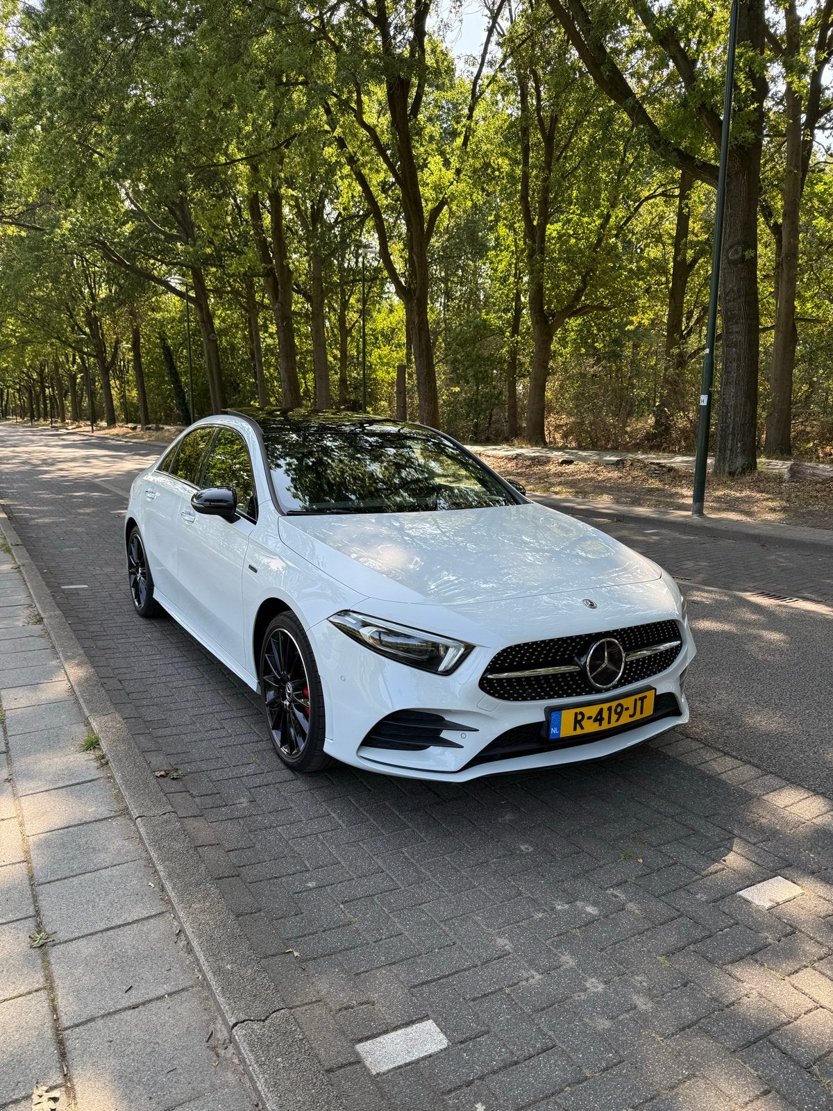 Mercedes-Benz A-Klasse A250e 218pk FULL, Auto's, 4 cilinders, 160 pk, Leder en Stof, Wit