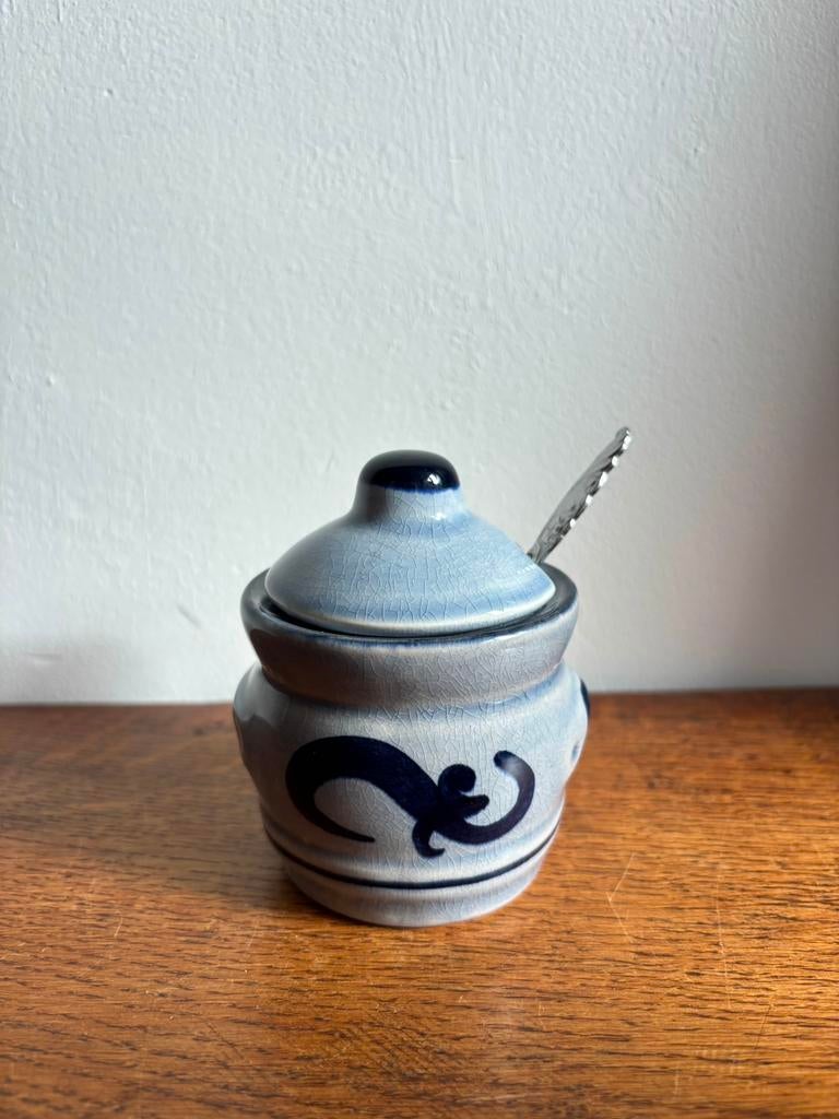 Vintage Keuls mosterdpotje lepel Westerwald aardewerk blauw, Antiek en Kunst, Antiek | Keramiek en Aardewerk, Ophalen of Verzenden