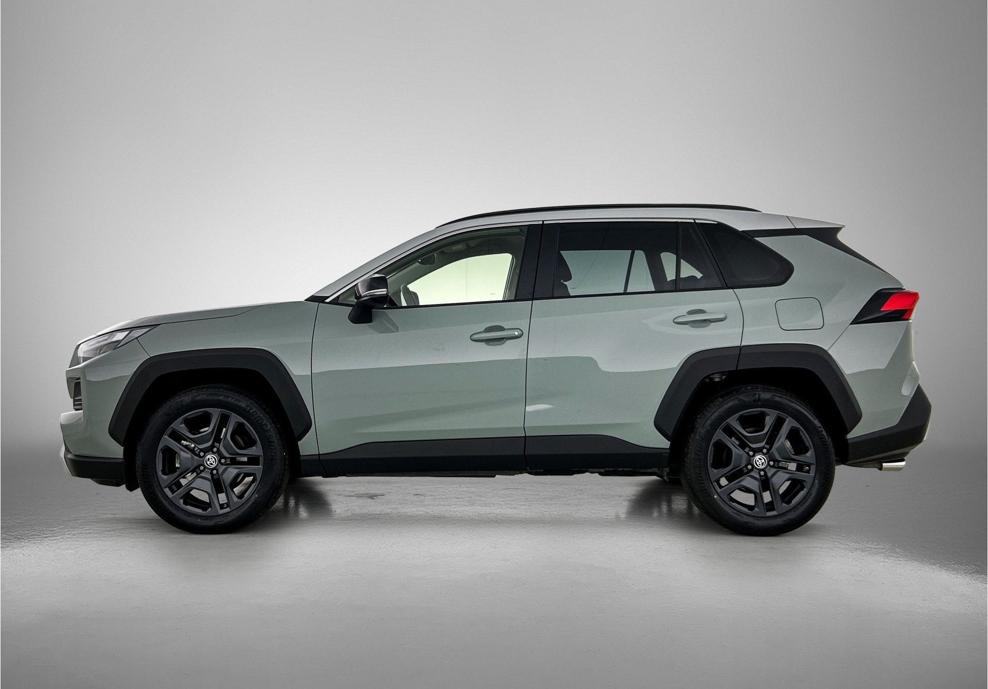 Toyota RAV4 2.5 Hybrid AWD ADVENTURE | JBL audio | Navigatie, Automaat, 12 maanden, Gebruikt, 4 cilinders