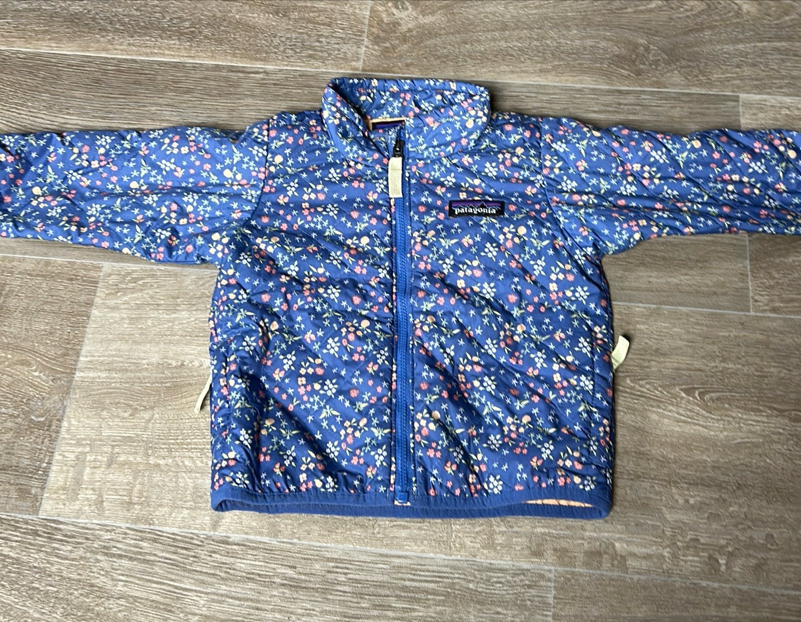 Patagonia jas 6-12 maanden, Ophalen of Verzenden, Zo goed als nieuw, Meisje, Jasje