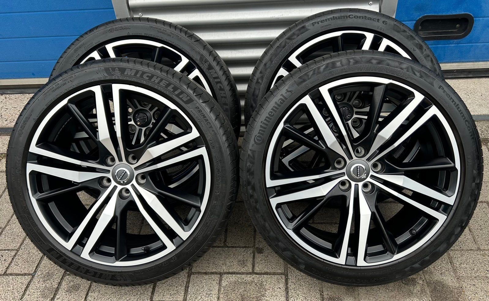 Nette 19 inch Volvo velgen 235-40-19 zomerbanden S60 en V60, 19 inch, Gebruikt, Banden en Velgen, Ophalen of Verzenden