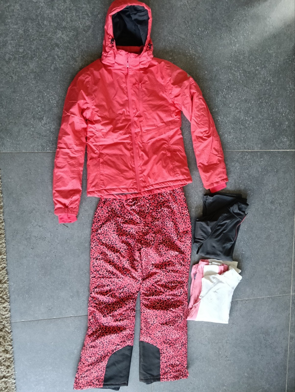 Mountain Peak koraalrood ski outfit (jas, broek, pullis) mt, Overige typen, Ophalen of Verzenden, Zo goed als nieuw, Mountain Peak