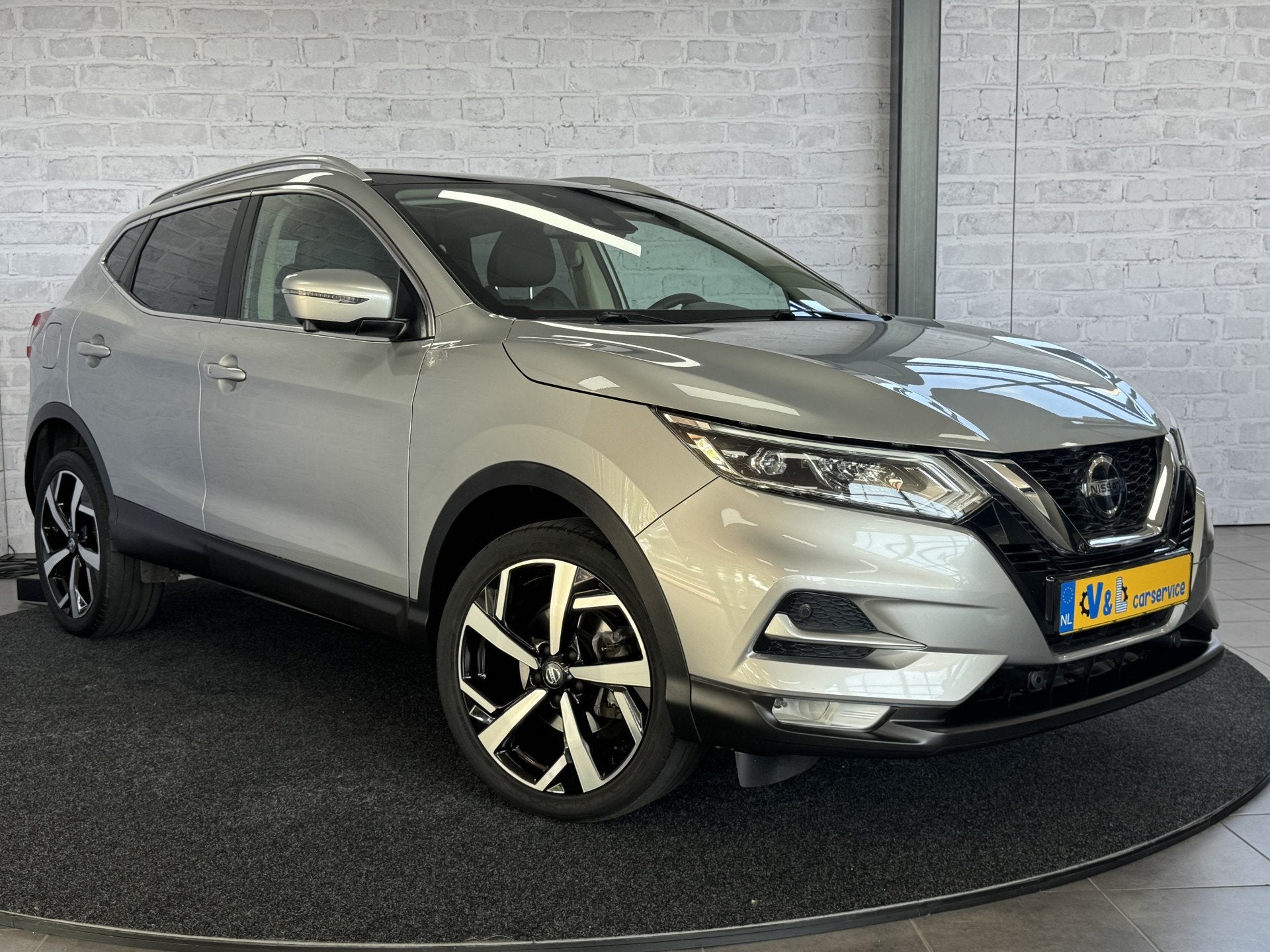 Nissan QASHQAI 1.3 MHEV Xtronic Tekna Plus Pano Leder Trekha, Gebruikt, Zwart, 4 cilinders, 1209 kg