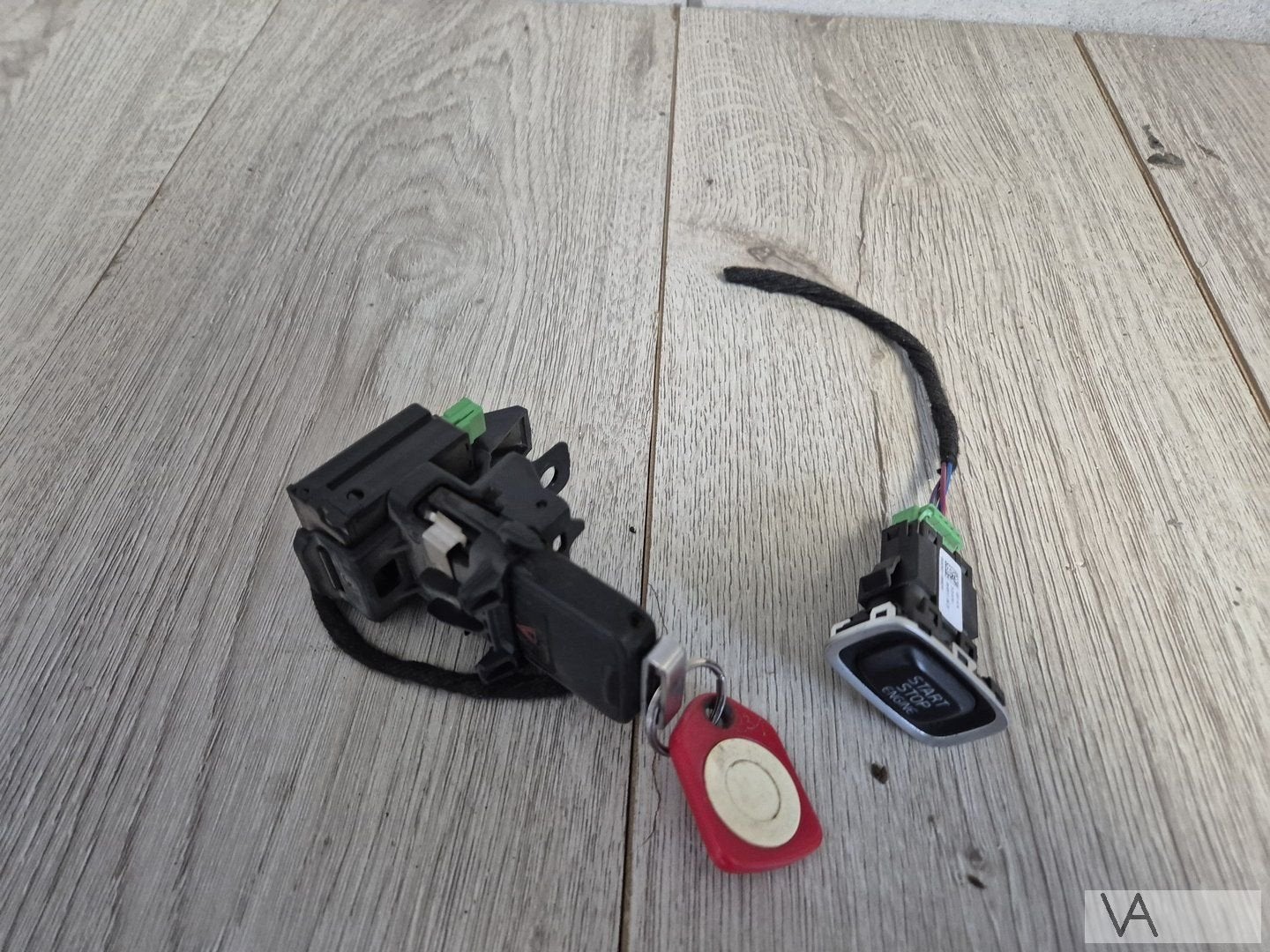 Volvo V40 V60 V70 S60 XC60 contactslot met sleutel en knop, Auto-onderdelen, Gebruikt, -, -, Ophalen of Verzenden