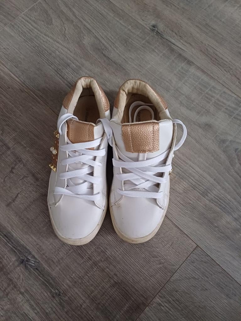 Witte gympen / veterschoenen, maat 36
(met koperkleur), Meisje, Graceland, Overige typen, Ophalen of Verzenden