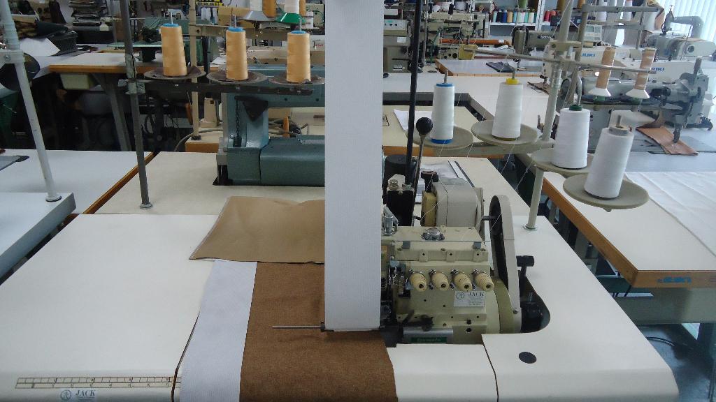 Industrie lockmachine Yamato met Puller (Gordijnband )